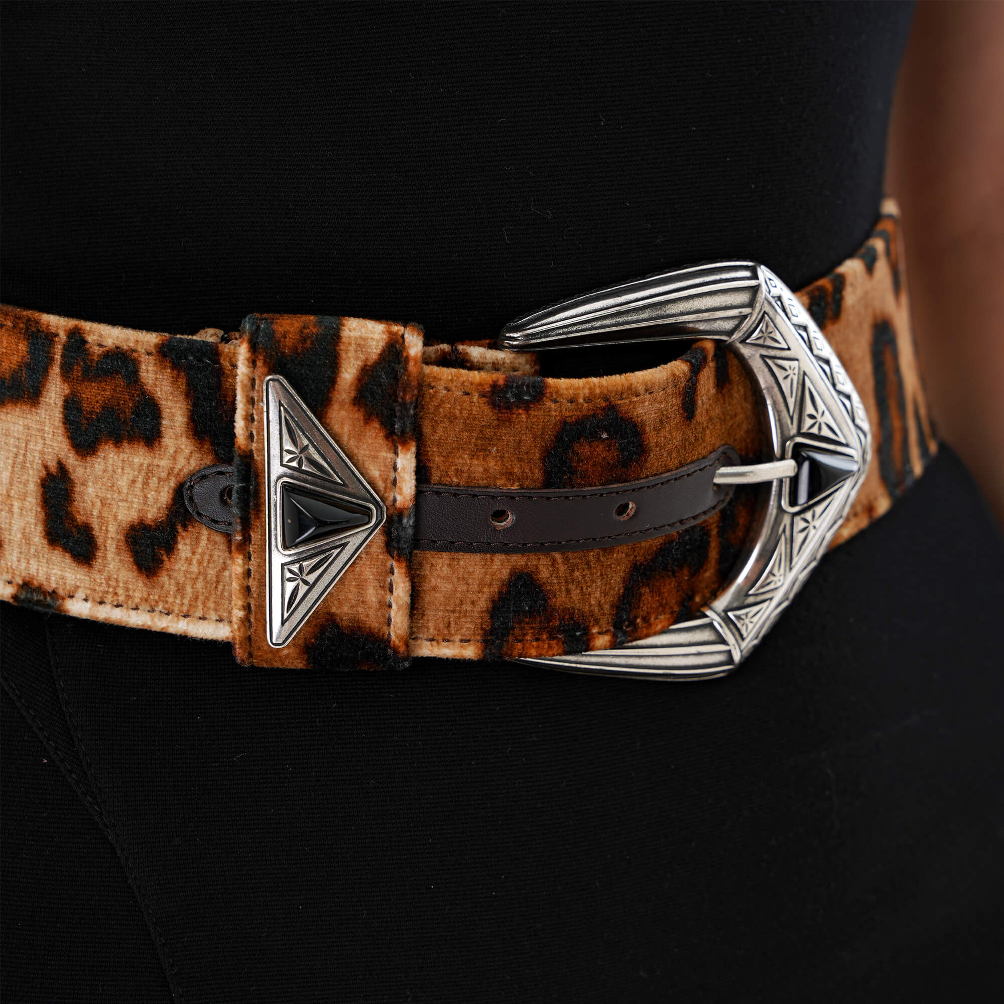 Etro - Leopard Print Embossed Silver Toned Buckle Velvet Belt   34||85